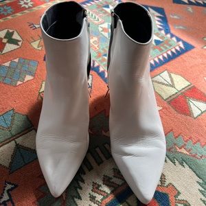 Sam Edelman white pointy heeled ankle boots 8